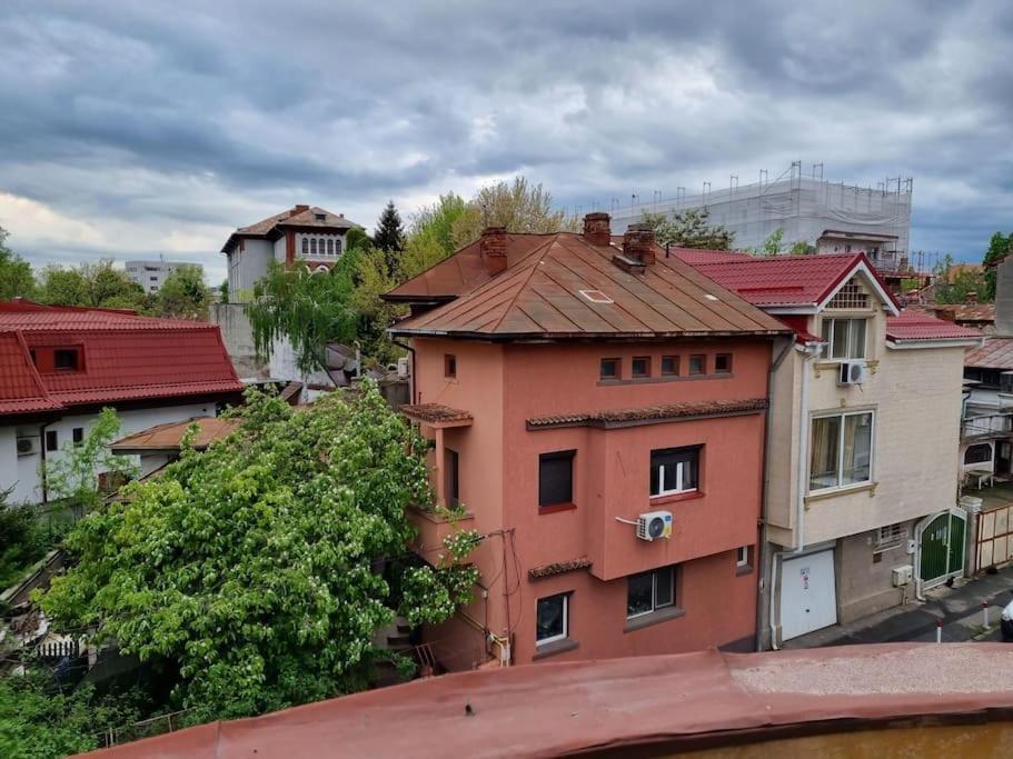Cozy Apartment Near City Center Bucureşti Eksteriør bilde