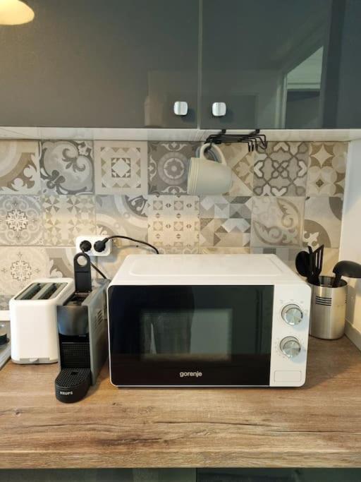 Cozy Apartment Near City Center Bucureşti Eksteriør bilde