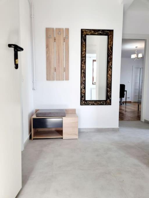 Cozy Apartment Near City Center Bucureşti Eksteriør bilde